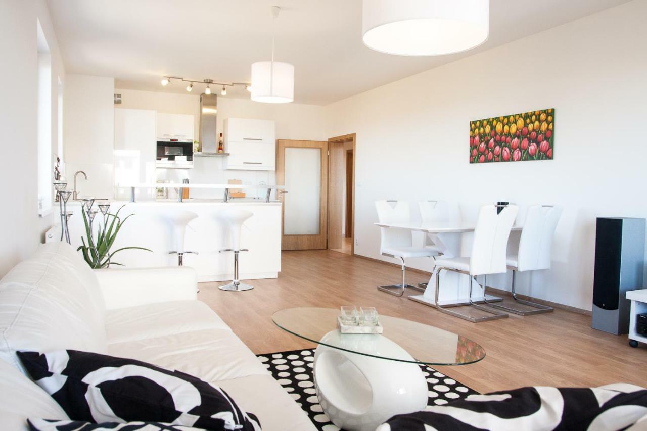 Prostorný 3 Pokojový S Dvěma Terasami Apartmán