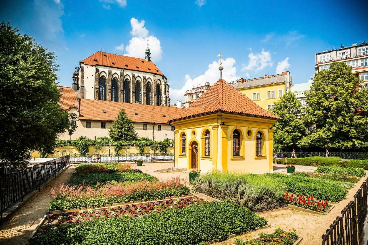 Prostorný 3 Pokojový S Dvěma Terasami * Praha